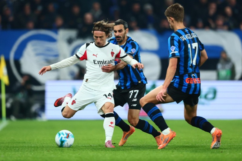 AC Milan gặp khó khi tiếp đón Atalanta