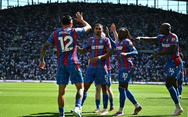 Crystal Palace bung sức đối đầu với Rayo Vallecano